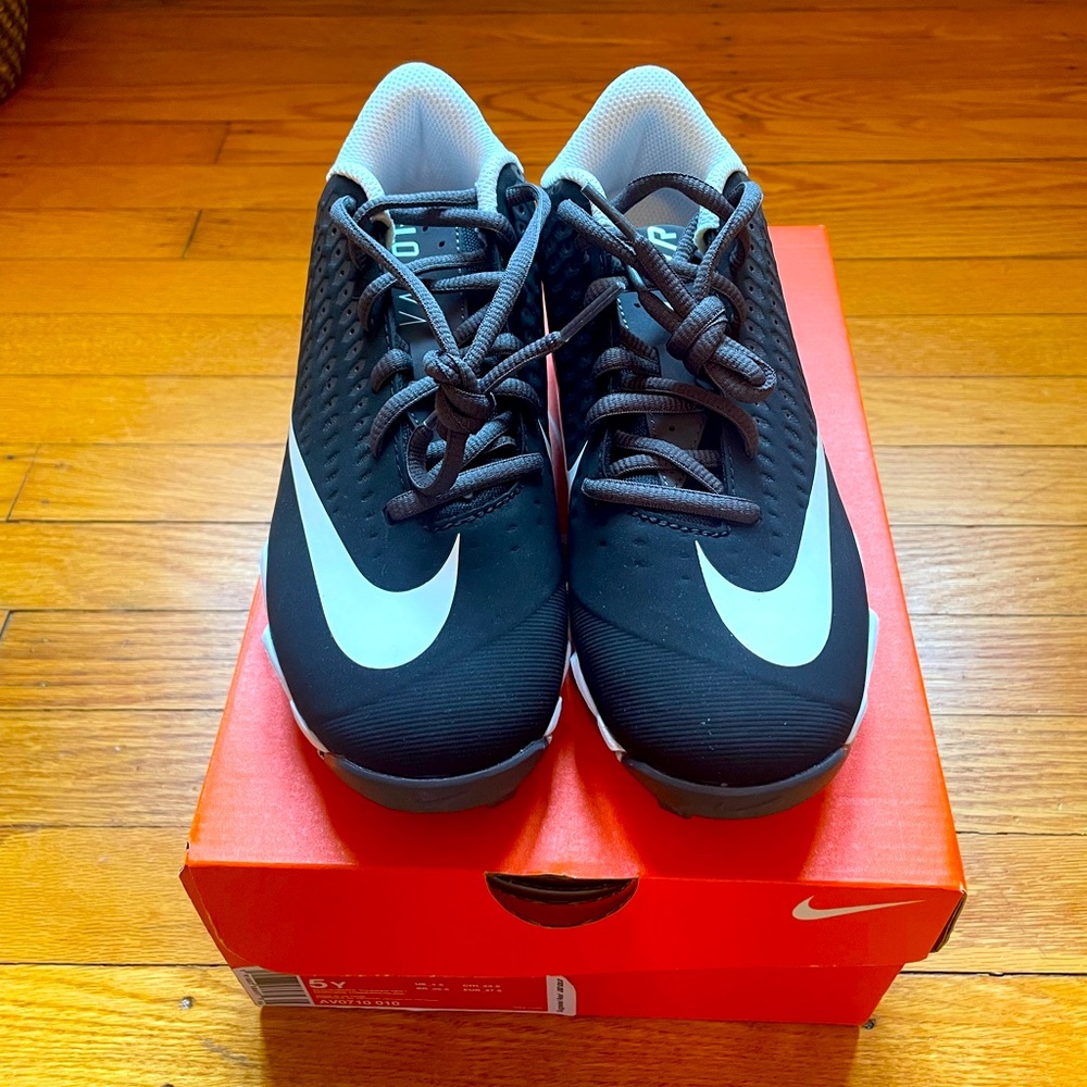 NIB Nike Vapor Ultrafly cleats size 5 men’s black